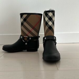 Burberry Moto Rain boots Size 35